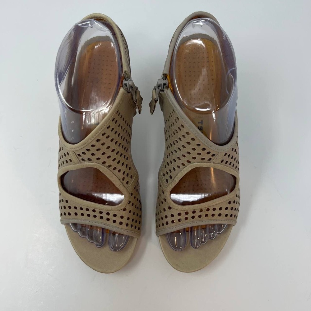 Tsubo Women's Cassius Cut Out Heels Size 6.5 Nude Color - Picture 15 of 16